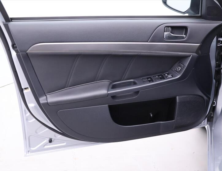 Mitsubishi Lancer 10