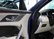 Jaguar F-Pace 11