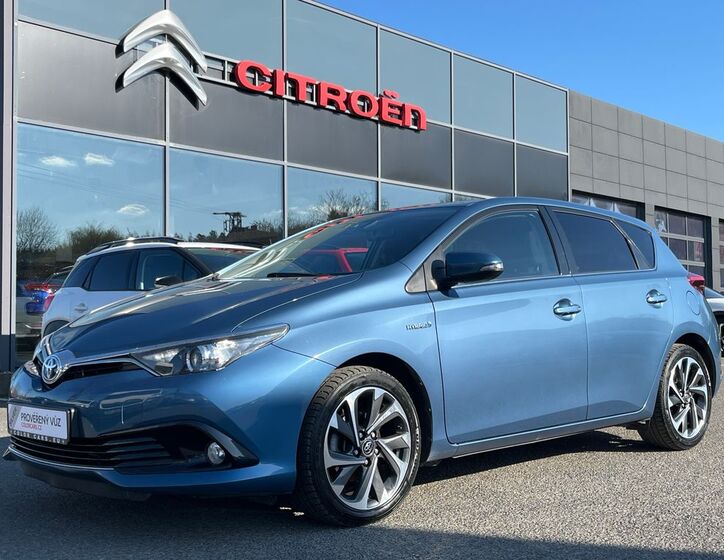 Toyota Auris 1