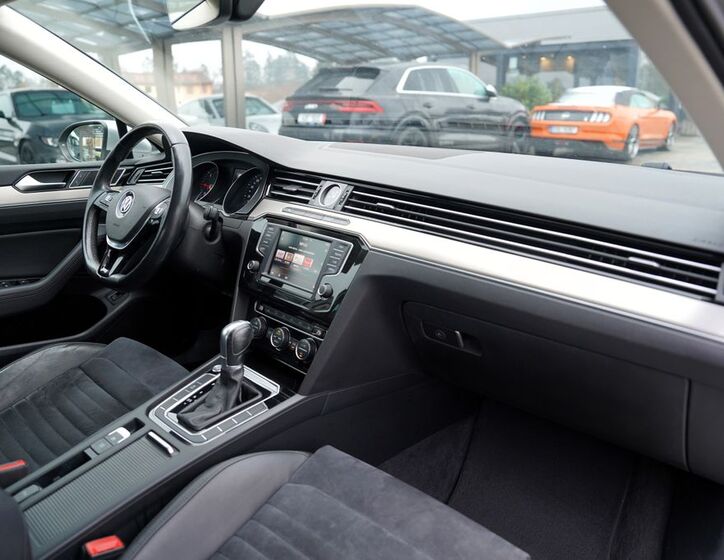 Volkswagen Passat 25