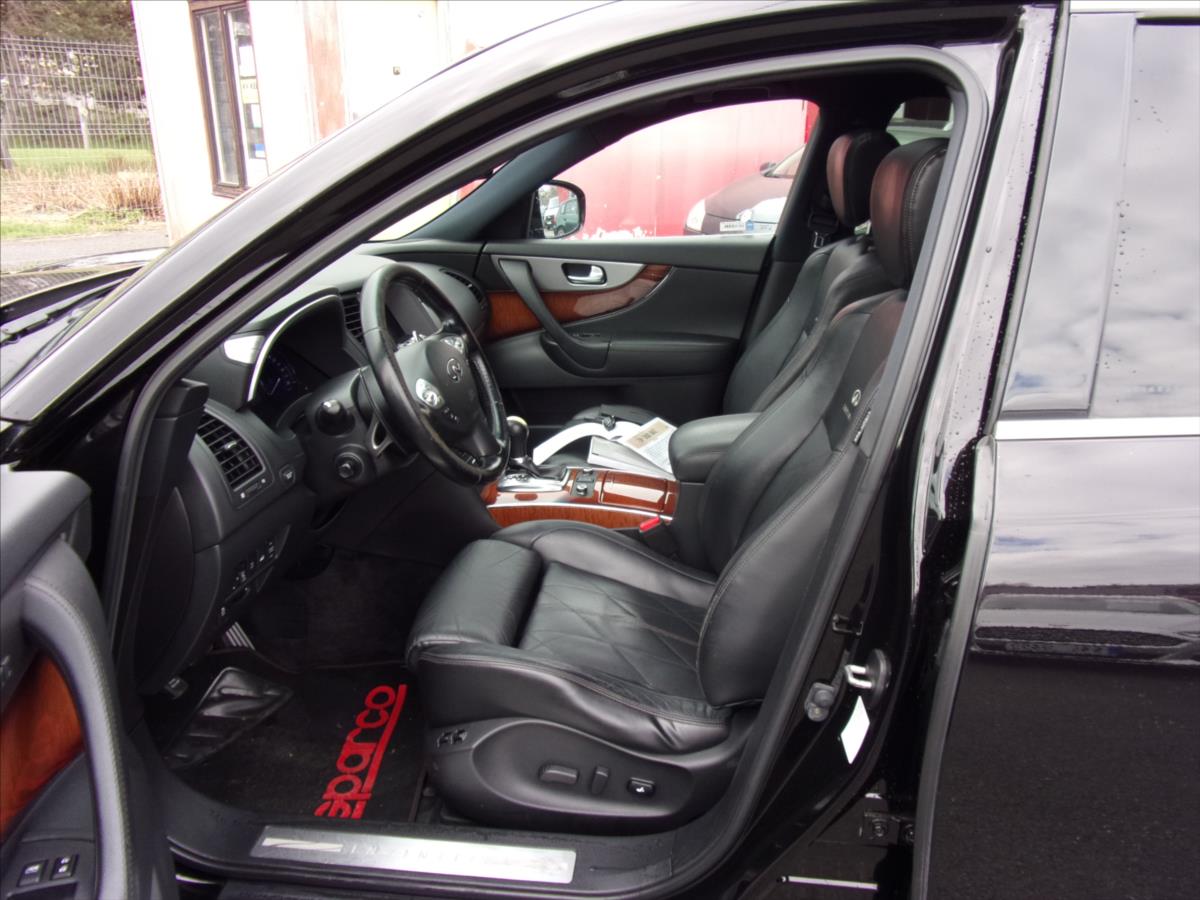 Infiniti FX30