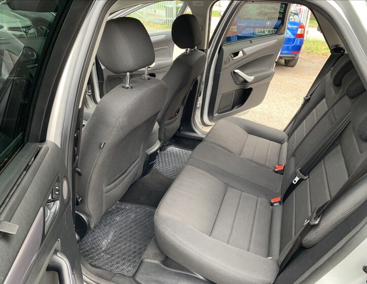 Ford Mondeo 17