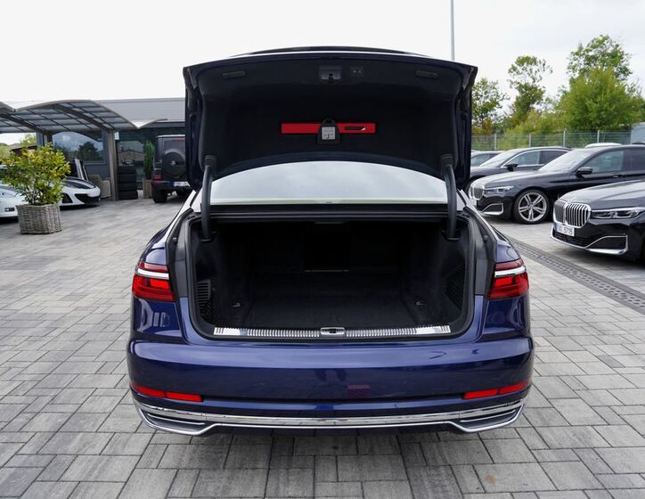 Audi A8 11