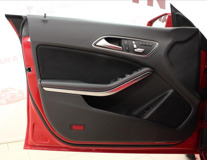 Mercedes-Benz CLA 9