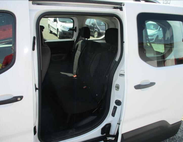 Peugeot Rifter 13
