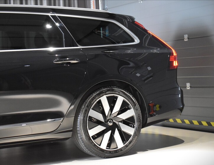 Volvo V90 10