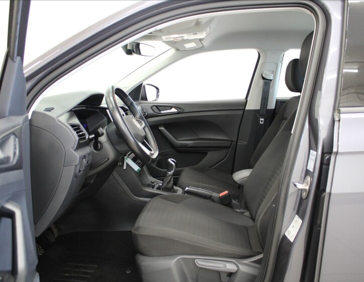 Volkswagen T-Cross 5