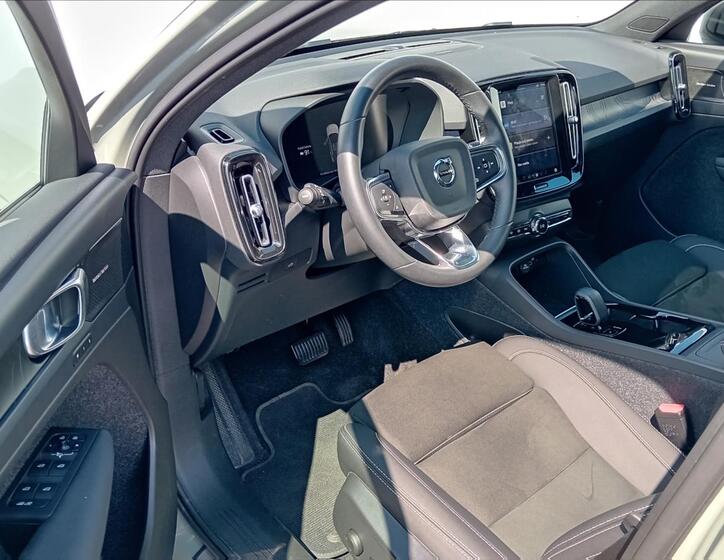Volvo C40 5