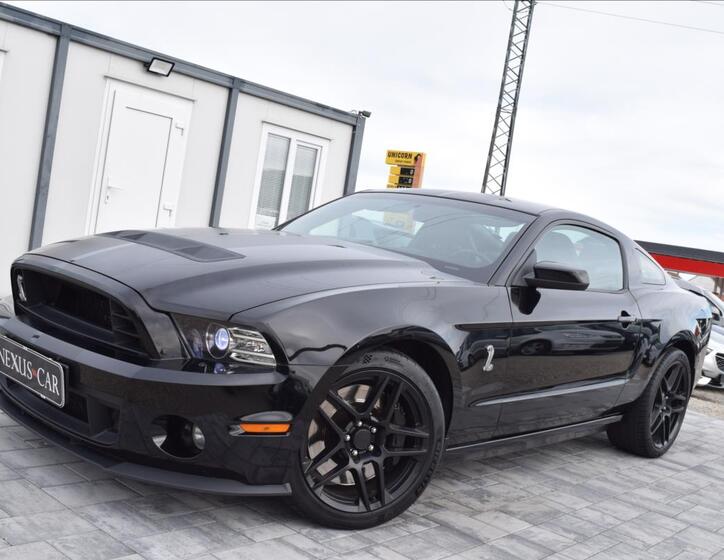 Ford Mustang 1