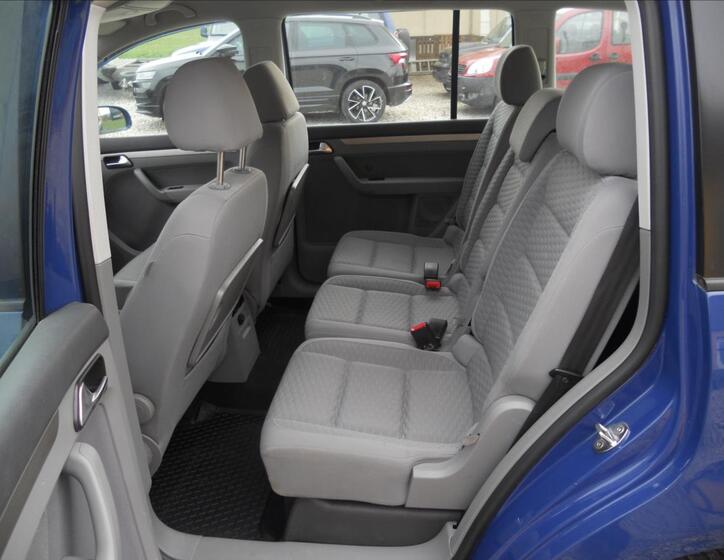 Volkswagen Touran 16