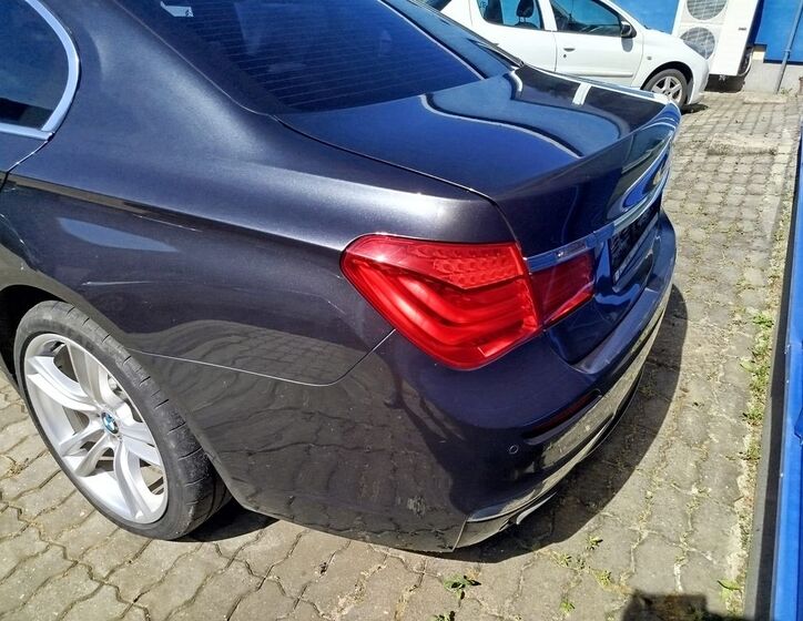 BMW Řada 7 11
