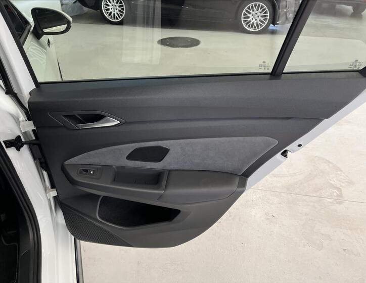 Volkswagen Golf 30