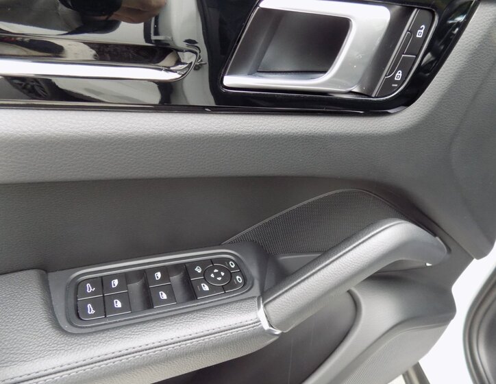 Porsche Cayenne 22