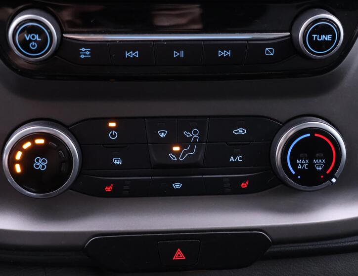 Ford Transit 19