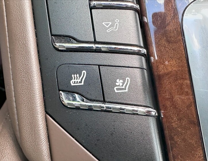 Porsche Cayenne 40