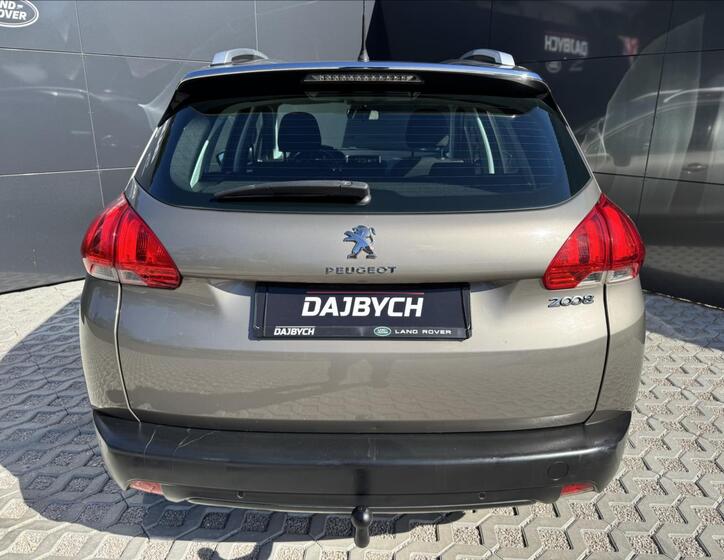 Peugeot 2008 8