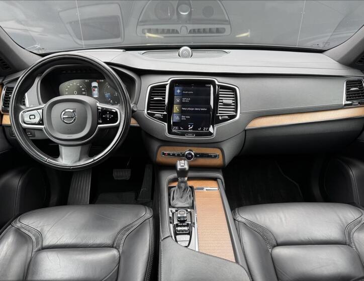 Volvo XC90 13