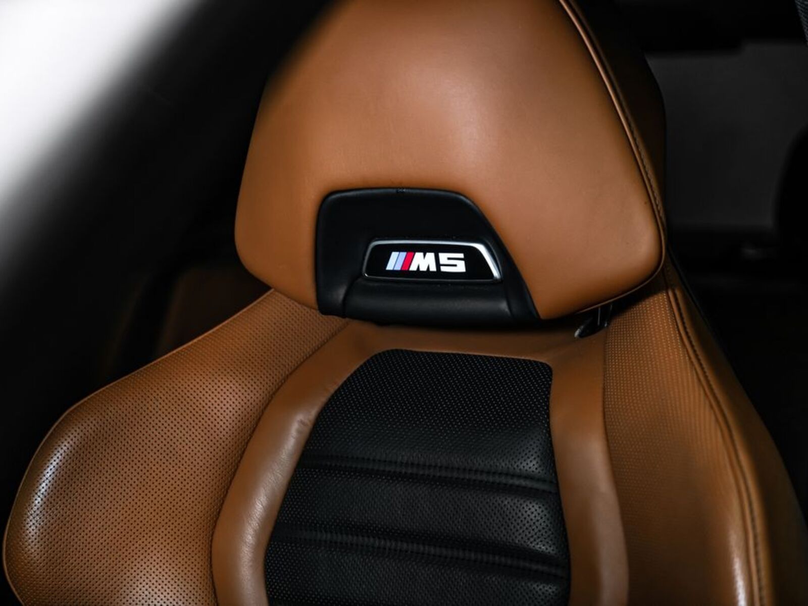 BMW M5 22
