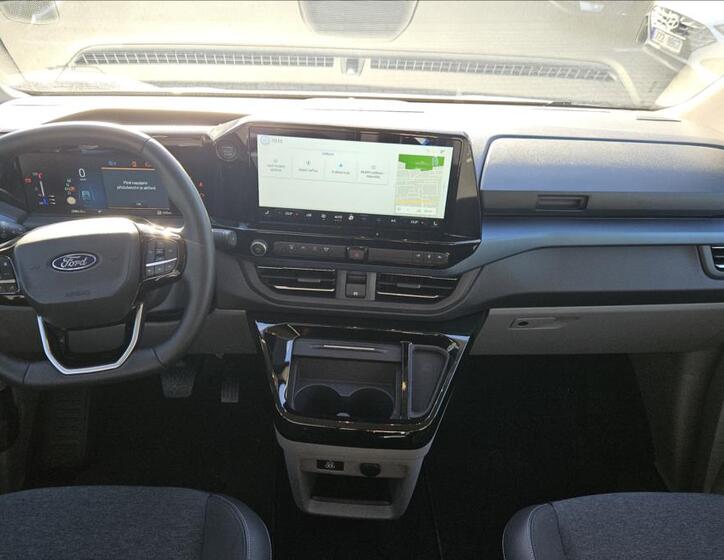 Ford Tourneo Custom 9