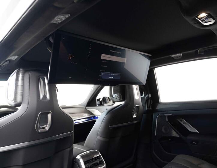 BMW i7 22