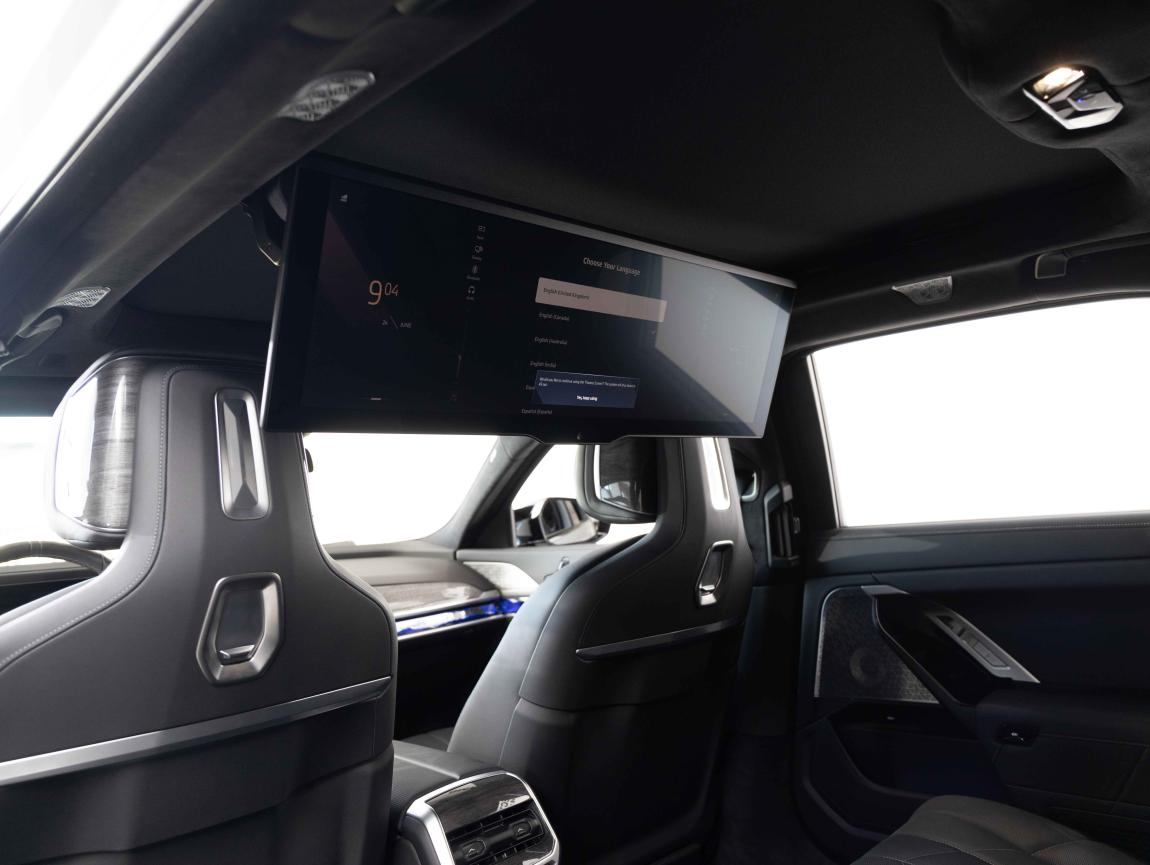 BMW i7