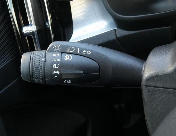 Volvo XC40 10