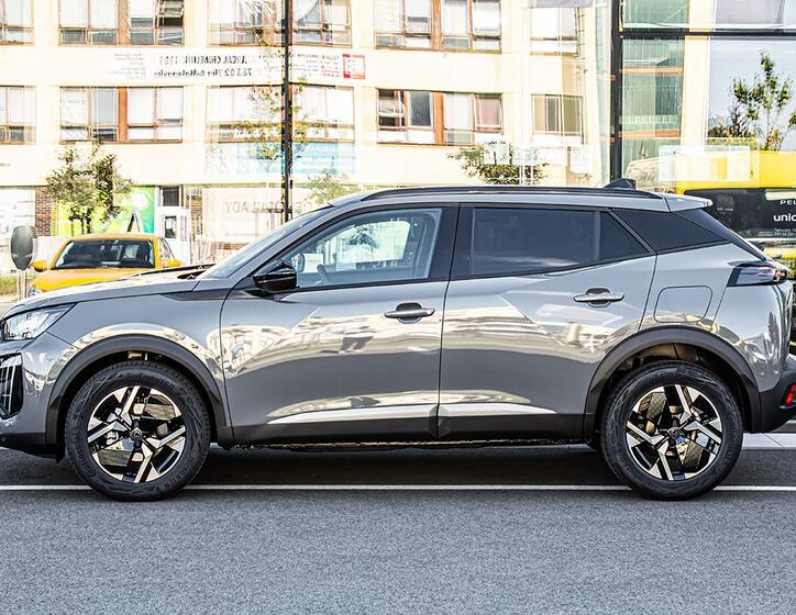 Peugeot 2008 8
