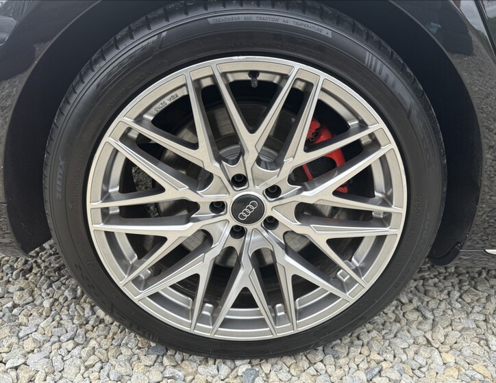 Audi A8 45