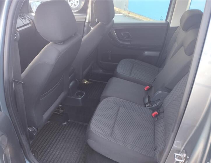 Škoda Roomster 10
