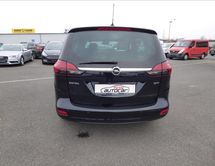 Opel Zafira 4