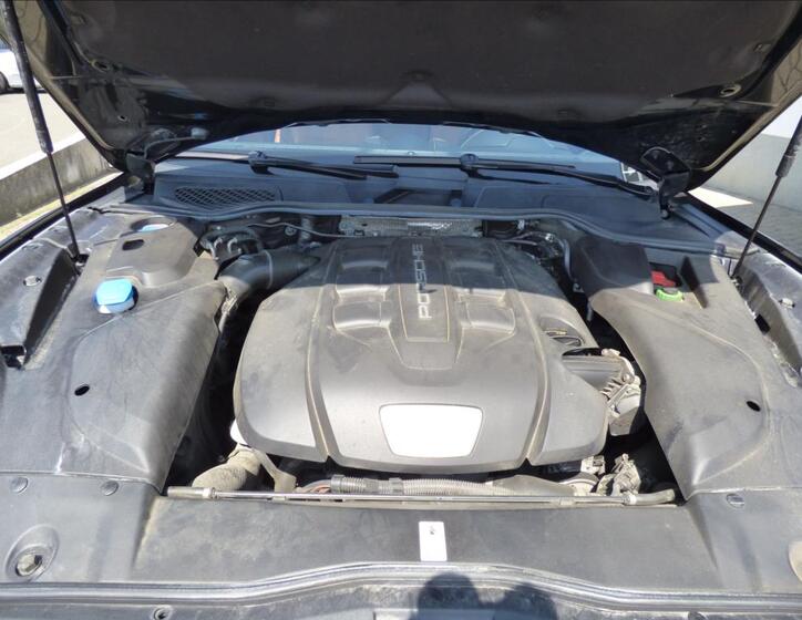Porsche Cayenne 63