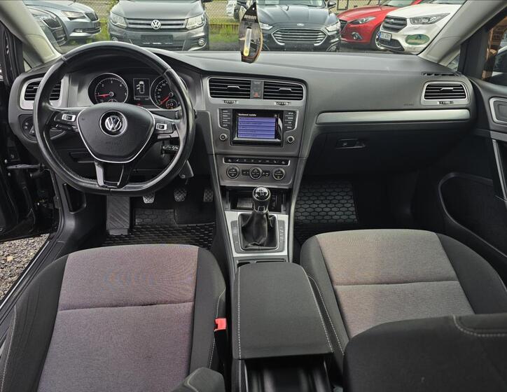 Volkswagen Golf 22