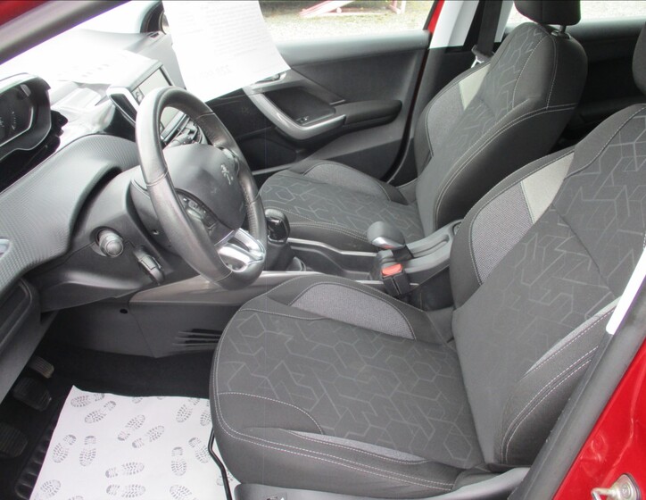 Peugeot 2008 12