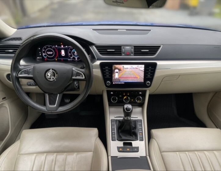Škoda Superb 9