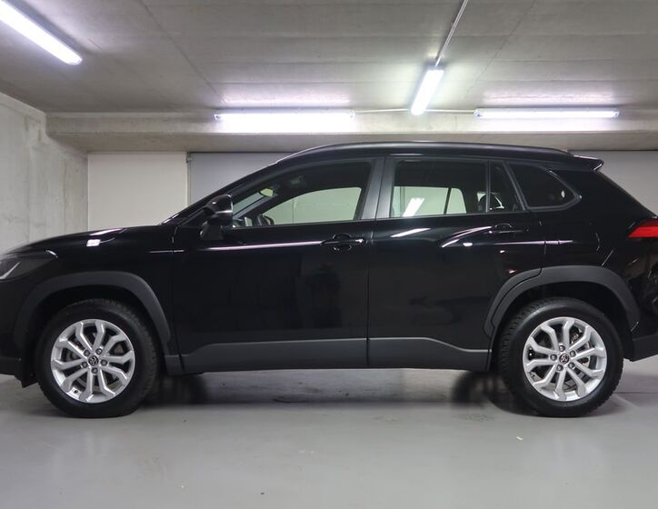 Toyota Corolla Cross 8