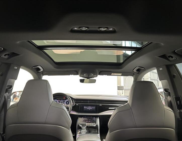 Audi Q8 16