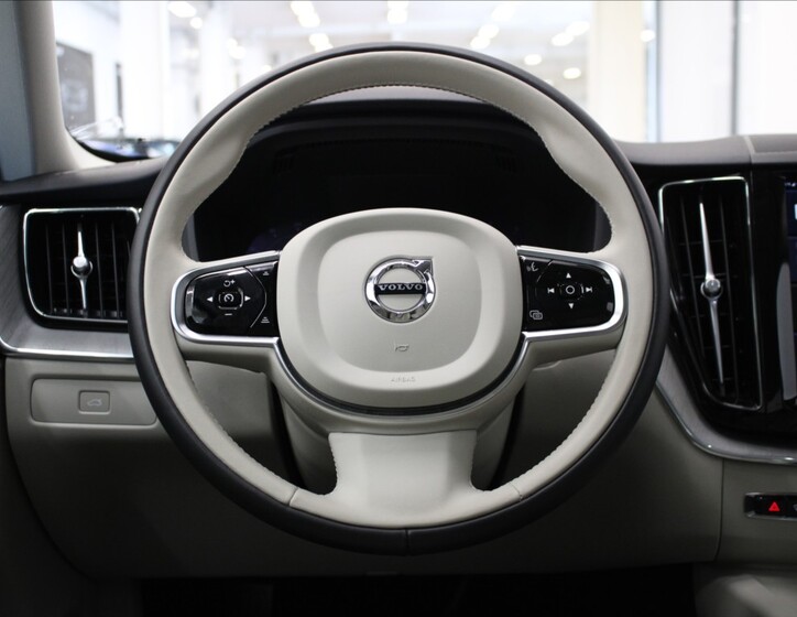 Volvo XC60 9