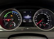 Volkswagen Golf 28