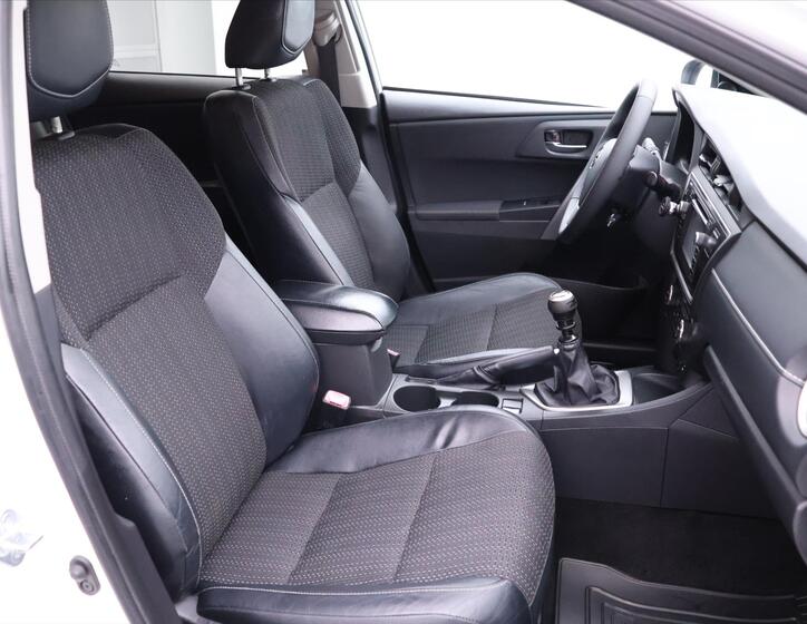 Toyota Auris 10