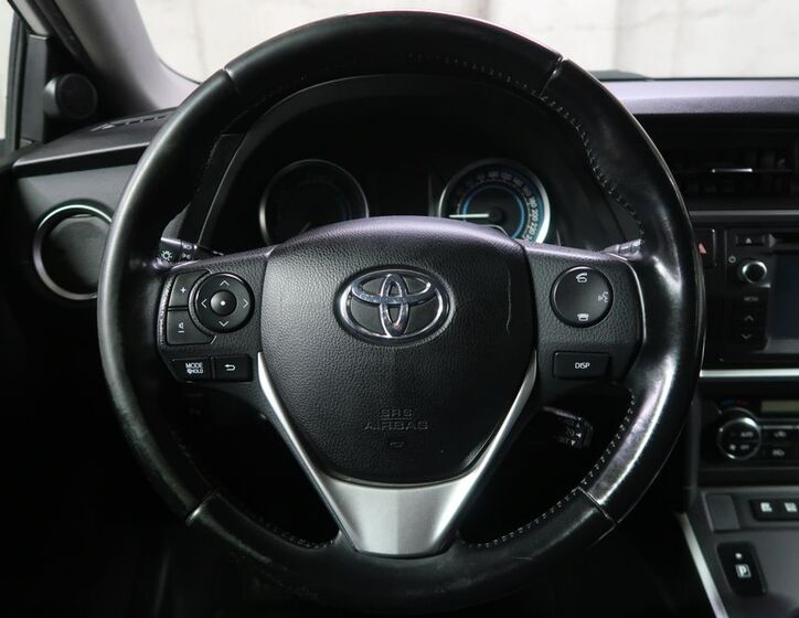Toyota Auris 14