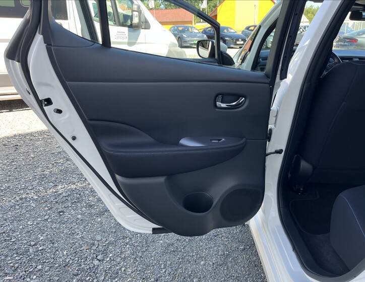 Nissan Leaf 45