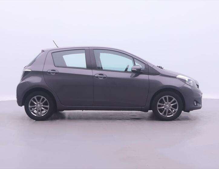 Toyota Yaris 8