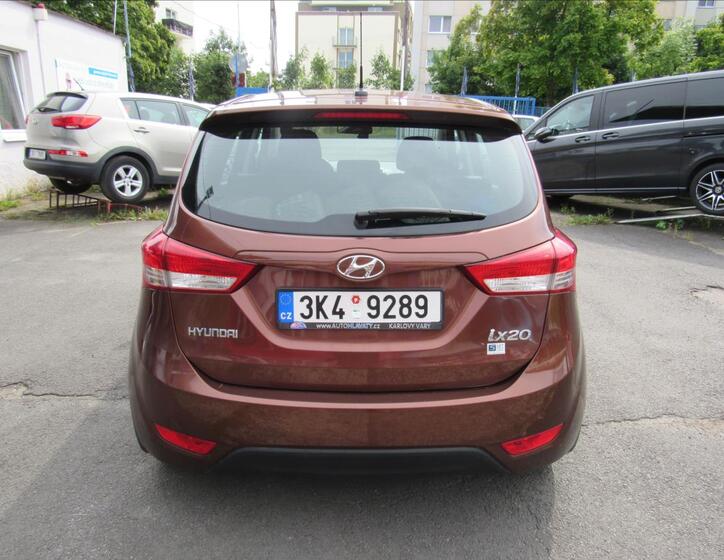 Hyundai ix20 5