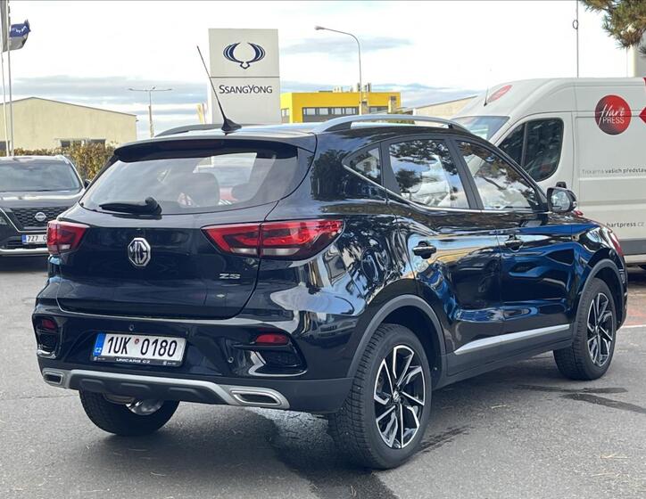 MG ZS 5