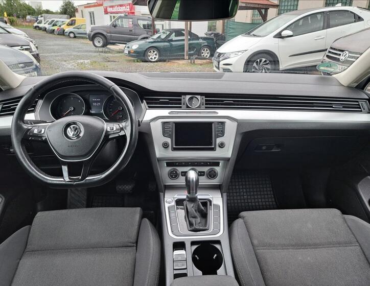 Volkswagen Passat 9