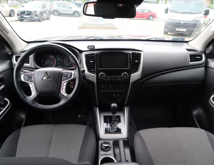 Mitsubishi L200 12