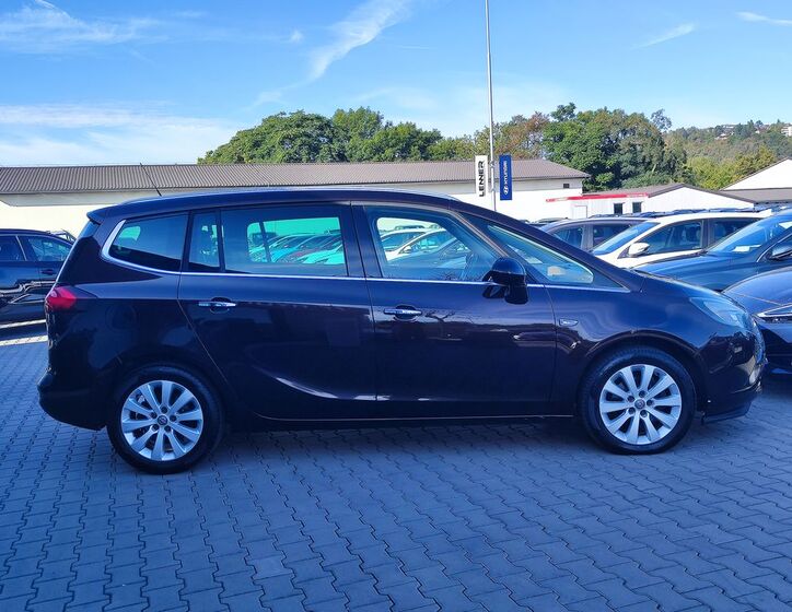 Opel Zafira 4