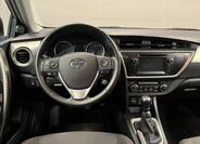 Toyota Auris 5
