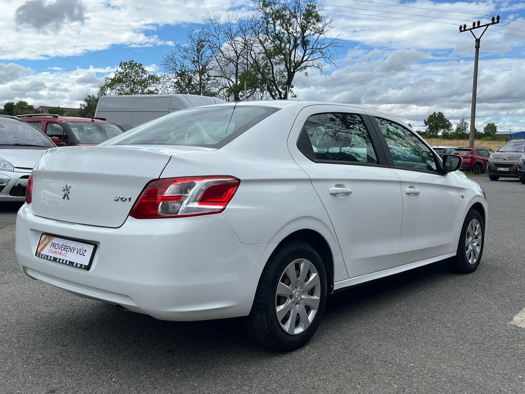 Peugeot 301