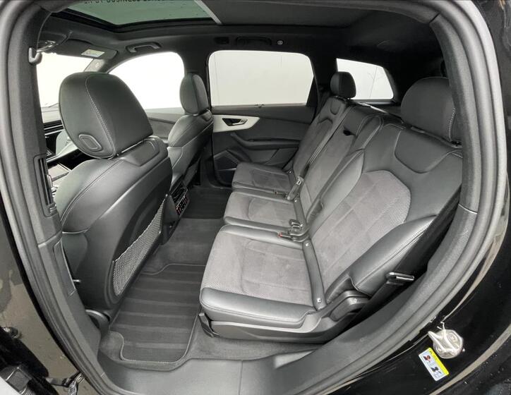 Audi Q7 17